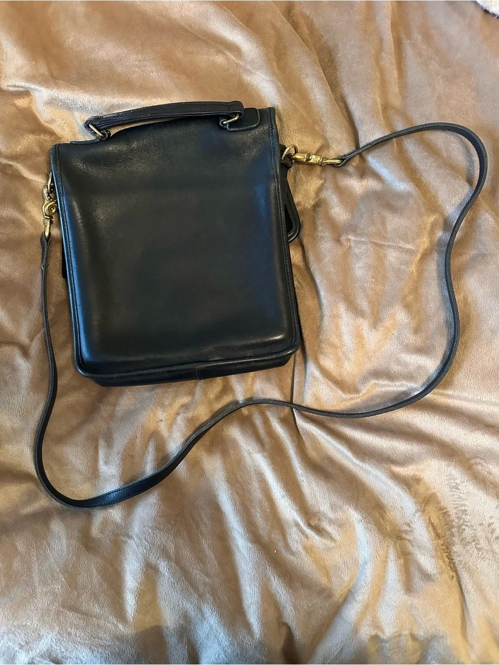 Vintage COACH Station Bag 5130 Black Leather Crossbody Turn Lock Top Handle Bag